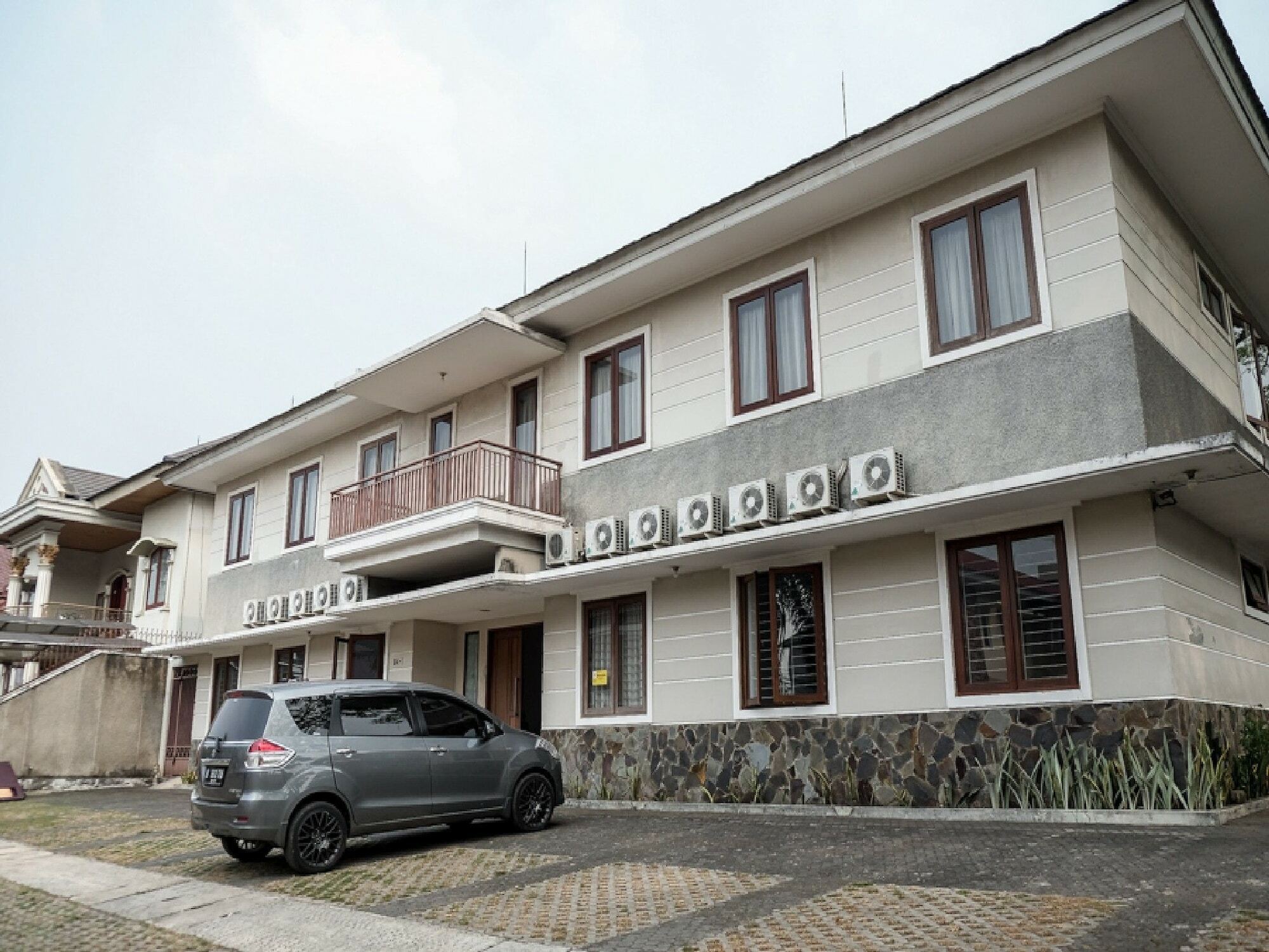 Wisma tamu Reddoorz Near Supermall Karawaci 2 2*